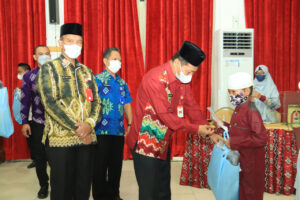 WAKIL WALI KOTA SERAHKAN BANTUAN UNTUK ANAK YATIM DI BANJARBARU