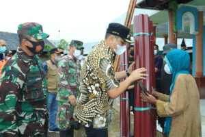 BAHAN BANGUNAN UNTUK WARGA ULIN SELATAN