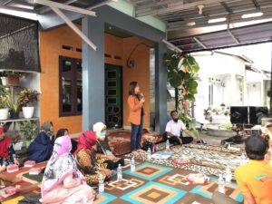 EMI LASARI SEBUT UMKM VILLA MAHATAMA BISA JADI CONTOH RT MANDIRI