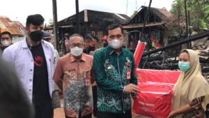 BANTUAN UNTUK KORBAN KEBAKARAN DI CEMPAKA