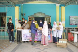 DALAM RANGKA HARI JADI SERIKAT MEDIA SIBER INDONESIA (SMSI) BAGIKAN MASKER DAN HAND SANITIZER