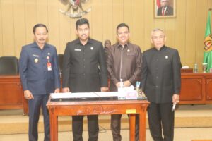 DPRD BANJARBARU KEMBALI SAHKAN DUA PERDA