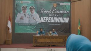 WARTONO: RAPAT STRATEGIS