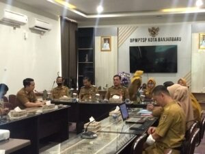 TIM EVALUATOR KEMENPAN RB KALSEL KUNJUNGI DPMPTSP DAN DISDUKCAPIL