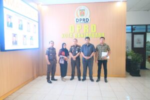 BAHAS LELANG, DPRD DAN KEJARI BANJARBARU BERTEMU