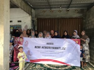 NENI HENDRIYAWTI GELAR RESES DI KOMPLEK GRIYA UTAMA TRIKORA lll