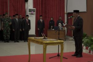 WALI KOTA BANJARBARU LANTIK 57 PEGAWAI