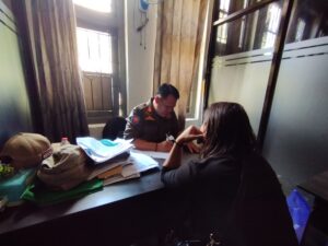 SATPOL PP BANJARBARU AMANKAN SEORANG PSK ASAL BLITAR DI EKS PEMBATUAN