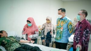 PERINGATI HARI JADI KE-24 BANJARBARU, RSDI GELAR KHITANAN DAN DONOR DARAH