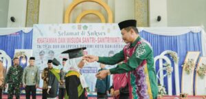 WARTONO SAMPAIKAN INI KE PARA SANTRI WISUDA AL QURAN