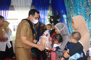 WALI KOTA BANJARBARU BORONG PENGHARGAAN DARI BKKBN RI