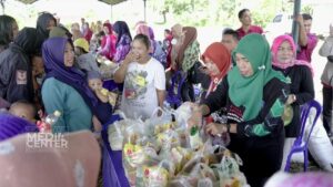 WARGA GUNTUNG MANGGIS TERBANTU ADANYA PASAR MURAH DKP3 BANJARBARU