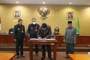 PERDA APBD TA 2022 DISAHKAN DI BANJARBARU