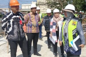 KETUA DPRD BANJARBARU MINTA PEKERJAAN FISIK SELESAI TEPAT WAKTU