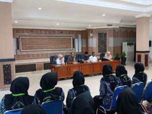 IMPLEMENTASIKAN KURIKULUM MERDEKA, DPRD BANJARBARU KENALKAN TUGAS DEWAN KE PELAJAR