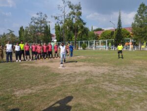 REBUT HADIAH PULUHAN JUTA, 17 TIM KELURAHAN DI BANJARBARU IKUTI TURNAMEN SEPAK BOLA U-40