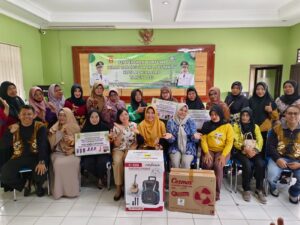 ENAM POSYANDU DI BANJARBARU DAPAT BANTUAN DARI WINDI NOVIANTO