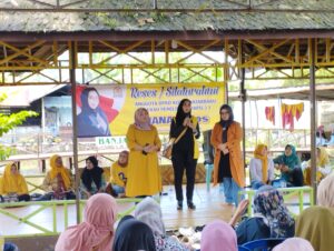ANGGOTA DPRD BANJARBARU INI DENGARKAN RATUSAN ASPIRASI WARGA