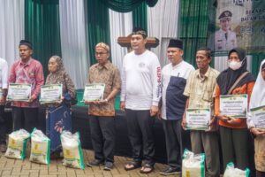 WALI KOTA BANJARBARU SETAHKAN BANTUAN PANGAN