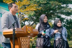 WALI KOTA BANJARBARU SERAHKAN BANTUAN KE POSYANDU