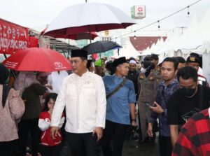 WALI KOTA BANJARBARU TINJAU PASAR RAMADAN DI LAPANGAN MURDJANI