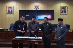 RAPERDA CAGAR BUDAYA DAN RISET KOTA BANJARBARU DISAHKAN