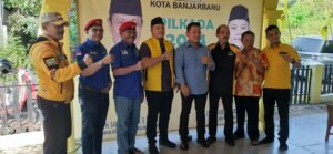 ANDOKO ABDI SERAHKAN FORMULIR PENDAFTARAN KEPALA DAERAH KE PARTAI GOLKAR