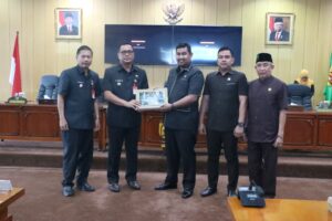 ADITYA SAMPAIKAN PENGELOLAAN PAD BANJARBARU, DPRD APRESIASI