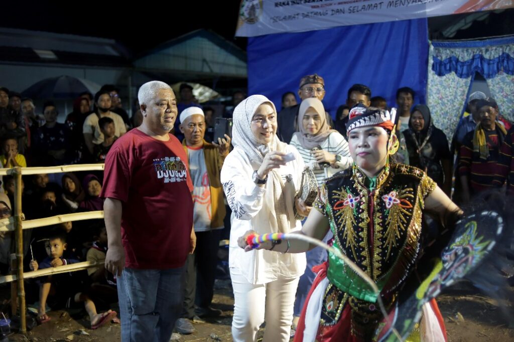 INDAHNYA SILATURAHMI DAN WEJANGAN TOKOH MASYARAKAT BAGI ERNA LISA HALABY