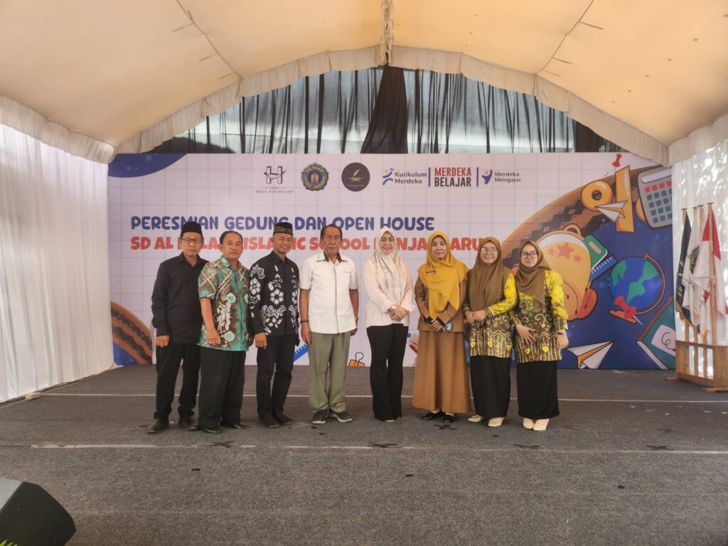 NOOR AIDI TOKOH APRESIASI KEBERSIHAN LINGKUNGAN DAN SARANA PRASARANA SD AL HALABY ISLAMIC SCHOOL