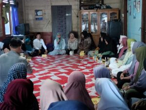 WARGA KELUHKAN DAN CURHAT PERSOALAN DATA PENERIMA BANSOS KE LISA HALABY