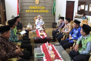 INSTENSIFKAN KELEMBAGAAN PJS WALIKOTA BANJARBARU AUDIENSI DENGAN KEMENAG