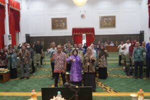 PJS WALI KOTA BANJARBARU PIMPIN RAKOR: BUNDA NUNUNG TINGKATKAN KESEJAHTERAAN MASYARAKAT DAN PEMBANGUNAN KOTA BANJARBARU