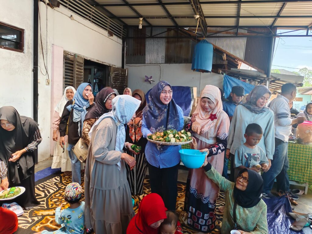 SEMANGAT EMAK EMAK BERSAMA LISA HALABY BIKIN kUE APAM