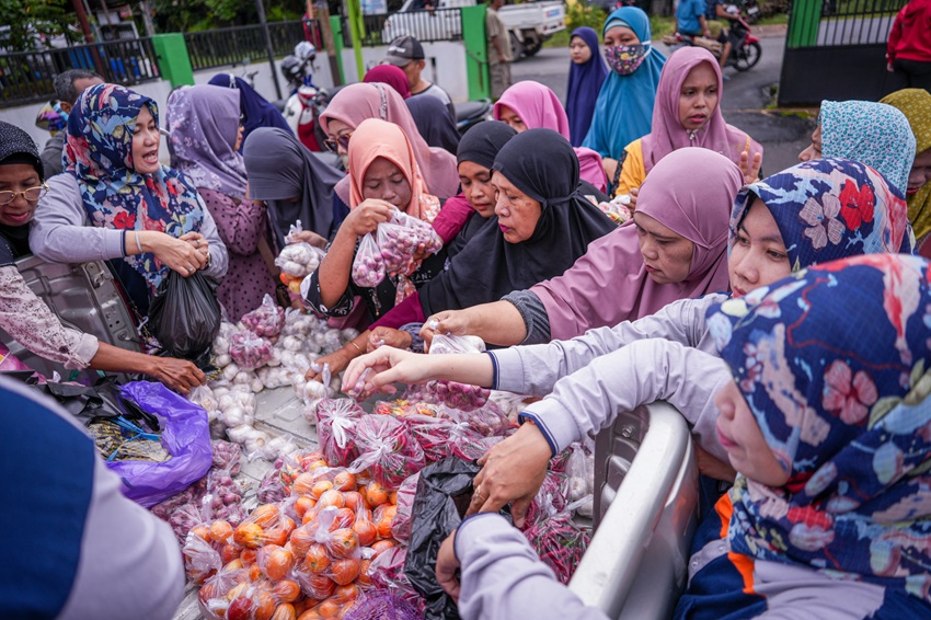 DKP3 BANJARBARU SUKSES GELAR PASAR MURAH DI SUNGAI ULIN