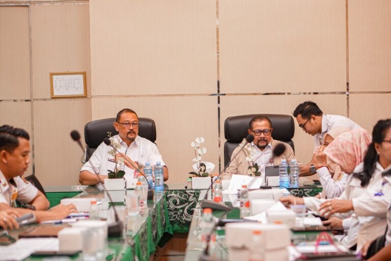 PJ SEKDA BANJARBARU PIMPIN RAPAT EVALUASI PENGGUNAAN ANGGARAN