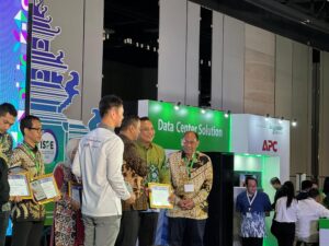 BUKTI TRANSPARANSI, ADITYA RAIH PENGHARGAAN PROCUREMENT AWARD