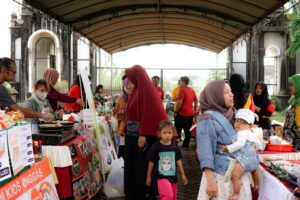 WALI KOTA APRESIASI PASAR MURAH DALAM RANGKA HUT KE-50 IWAPI