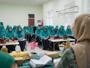 PULUHAN KADER PKK BANJARBARU IKUTI SOSIALISASI KESETARAAN GENDER