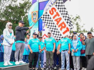 FUN WALK HARJAD KE-26 BANJARBARU DIIKUTI PULUHAN RIBU PESERTA