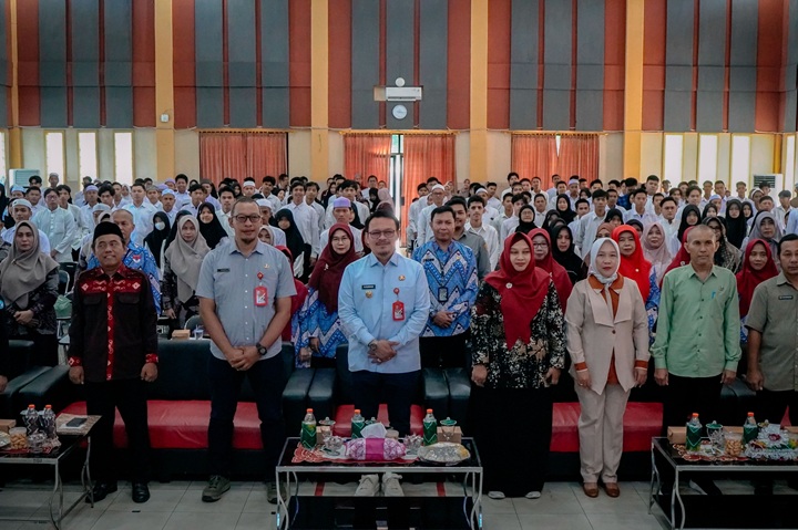 BANJARBARU KUKUHKAN LULUSAN PAKET A, B, DAN C TAHUN AJARAN 2024 - 2025