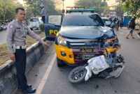 MOBIL POLISI TABRAK PELAJAR DI BANJARBARU HINGGA TEWAS