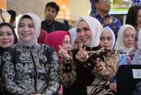 Pemprov Kalsel Dorong Sasirangan Go Internasional Lewat Inovasi, Kolaborasi, dan Desainer NasionalIsi