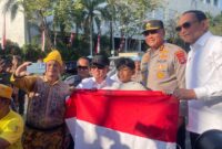 Pemprov Kalsel dan Forkopimda Bagikan 15 Ribu Bendera Merah Putih Sambut HUT ke-80 RI