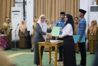 PULUHAN APARATUR BANJARBARU RESMI DILANTIK, WALI KOTA TEKANKAN INTEGRITAS DAN PROFESIONALITAS