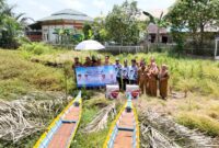 Dukung Pengawasan Sungai, Gubernur Kalsel Serahkan Dua Perahu Motor untuk Pokmaswas Balimau