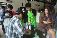 DPRD BANJARBARU GELAR KETERAMPILAN UNTUK KEMANDIRIAN, PESERTA DISABILITAS ANTUSIAS IKUTI PELATIHAN BARISTA