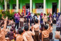 DKP3 BANJARBARU GENCARKAN GEMARIKAN, AJAK SISWA SD CINTA MAKAN IKAN SEJAK DINI