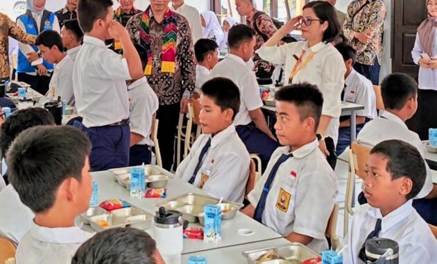 Wamendagri Dorong Pengajar SRMP Banjarbaru Tingkatkan Pendampingan Anak Rentan