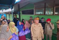 PUPR Kalsel Salurkan 250 Paket Sembako untuk Korban Banjir di Sungai Pandan, Gubernur Muhidin Pimpin Gerak Cepat Penanganan Darurat